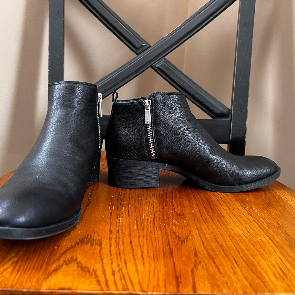 Kenneth Cole Leather Ankle Boots